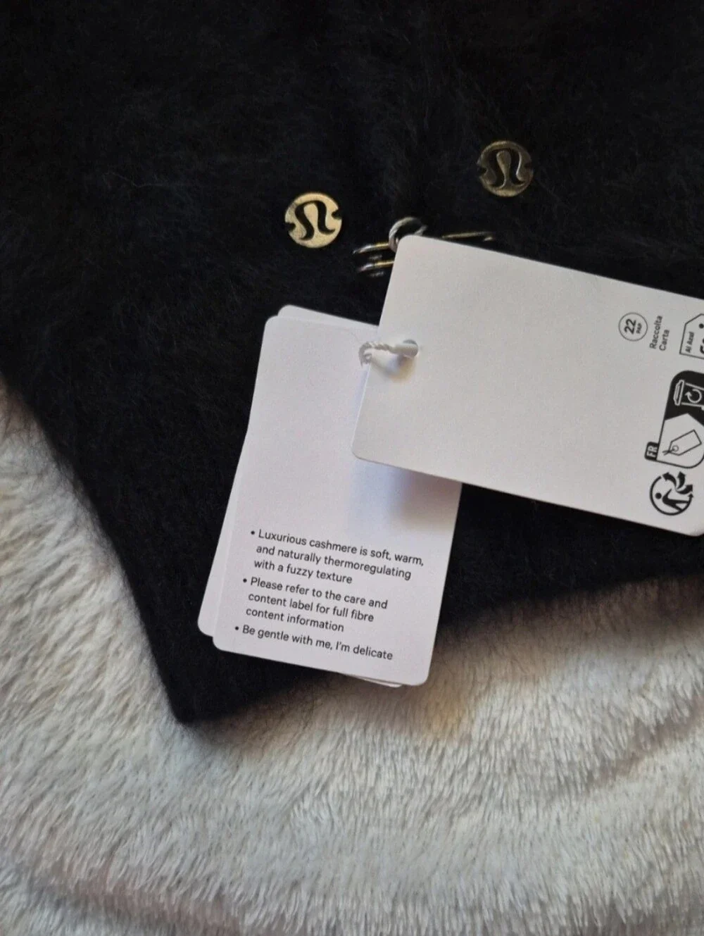 Lululemon Fuzzy Cashmere Mittens NWT